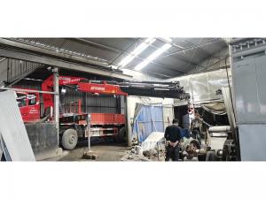 折臂吊室內吊裝作業